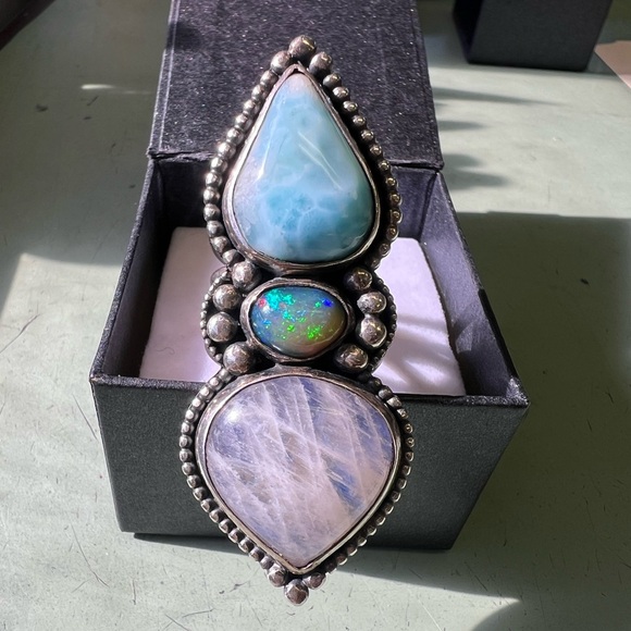 Artisan Jewelry - 💧🦚🤍 Elegant Opal, Moonstone, Larimar Ring